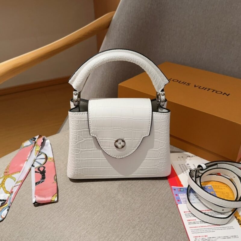 louis vuitton capucines mini white 21cm n93701 edjwv.jpg