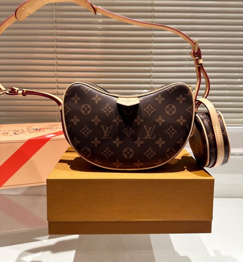 louis vuitton croissant mm monogram canvas 25cm m46828 hkci8.jpg
