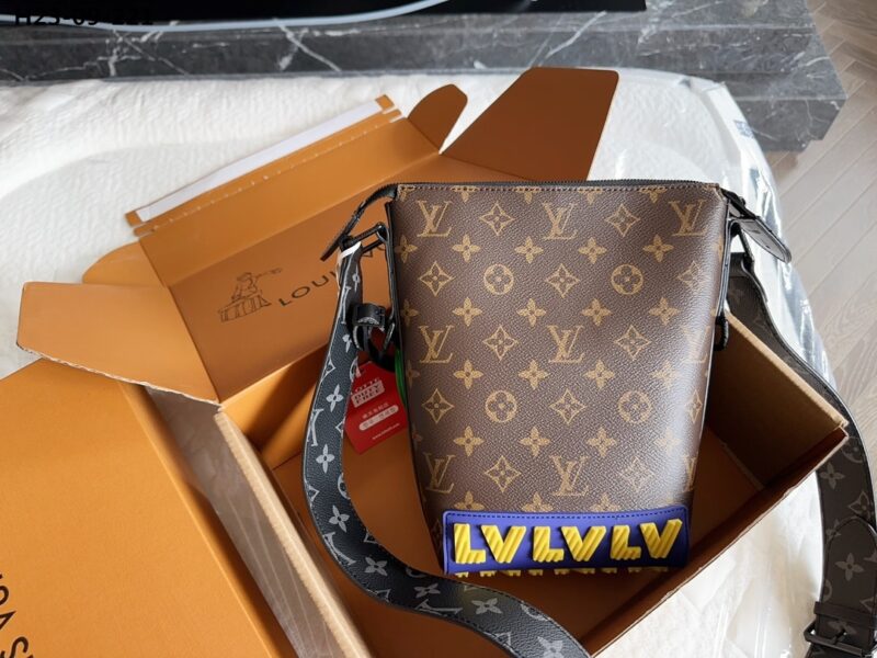 louis vuitton cruiser messenger bag monogram eclipse brown 20cm m57966 ix2jc.jpg