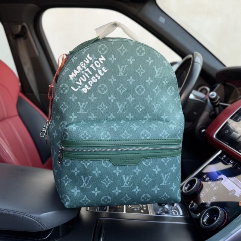 louis vuitton discovery backpack pm green 38cm m12780 nzdui.jpg