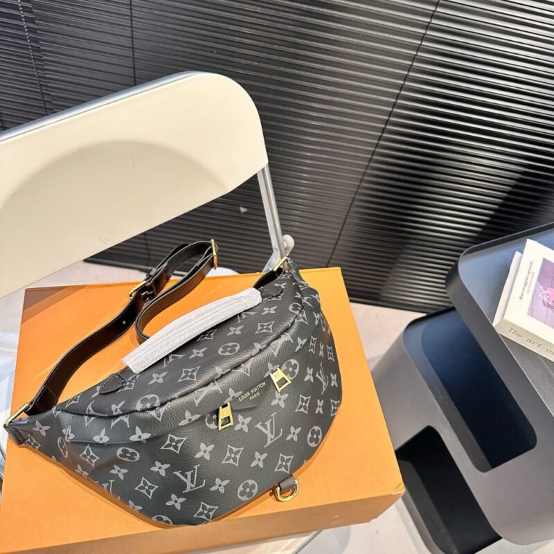 louis vuitton discovery bumbag pm monogram eclipse black 39cm m46035 joknv.jpg