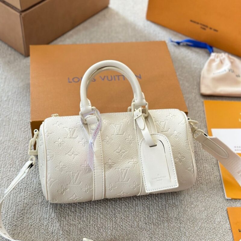 louis vuitton keepall bandoulire full moon 25cm m24434 xk8yg.jpg