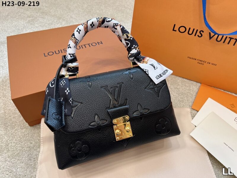 louis vuitton madeleine bb bag black 24cm m45977 pv9r7.jpg