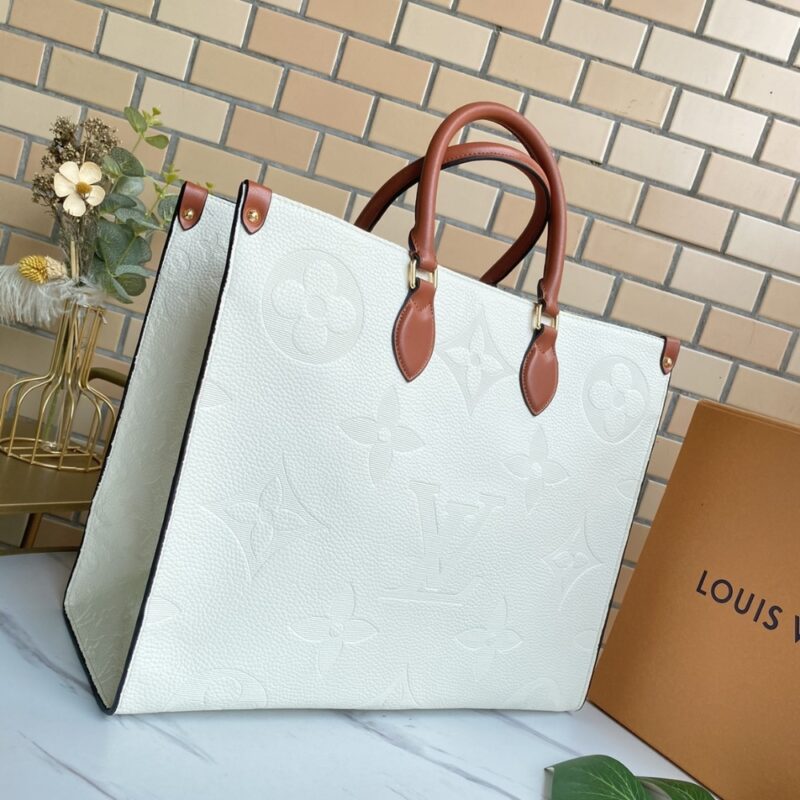 louis vuitton onthego gm white bag 41cm m44558 qdjgu.jpg