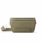 louis vuitton pilot bag khaki green 29cm c9azh.jpg