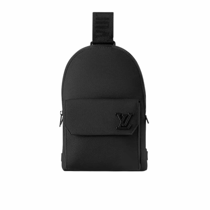 louis vuitton pilot slingbag black 30cm m23736 sot9u.jpg