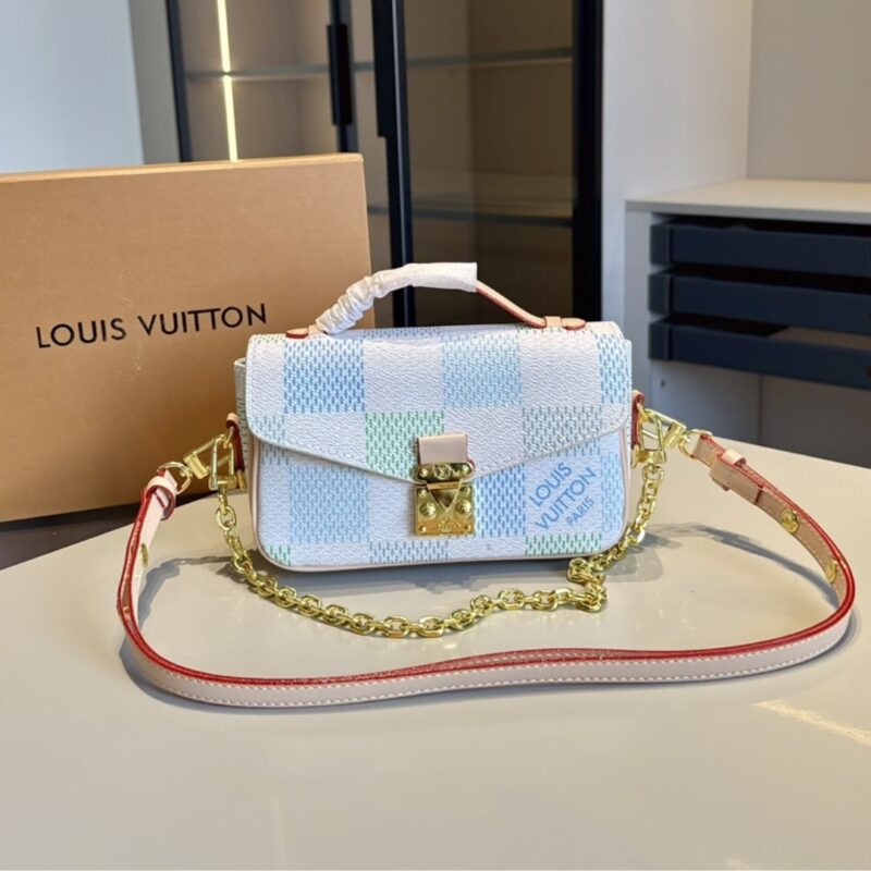 louis vuitton pochette mtis east west damier canvas light blue 21cm saofj.jpg