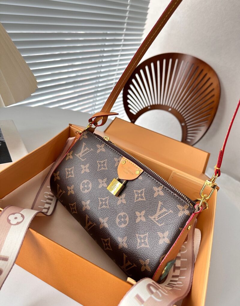 louis vuitton pochette tirette monogram canvas 23cm m47123 itkwd.jpg