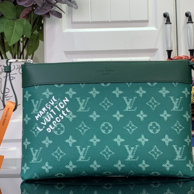 louis vuitton pochette voyage souple green 21cm m12665 shcvf.jpg