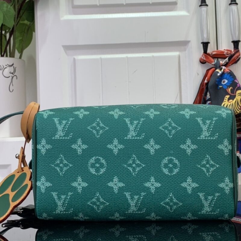 louis vuitton rocker dopp kit green 22cm mkefc.jpg