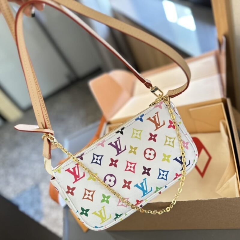 louis vuitton x takashi murakami pochette multicolor 23cm r8ls5.jpg