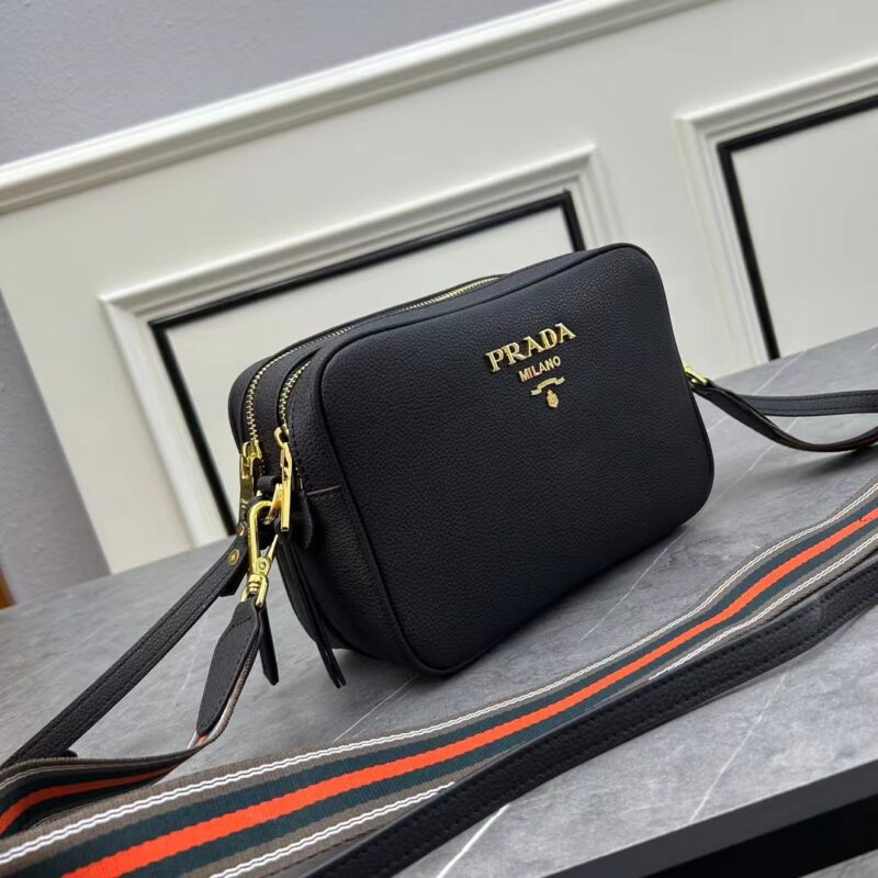 prada camera shoulder bag 23cm zowy5.jpeg