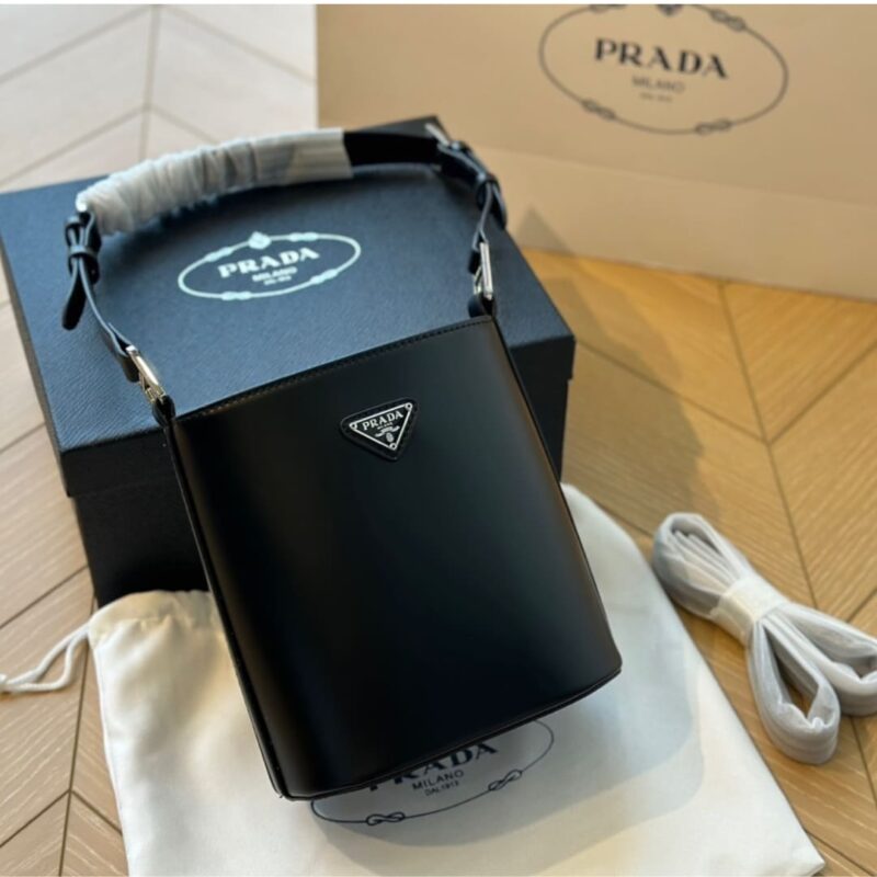prada spazzolato bucket bag black 17cm t0nfq.jpg