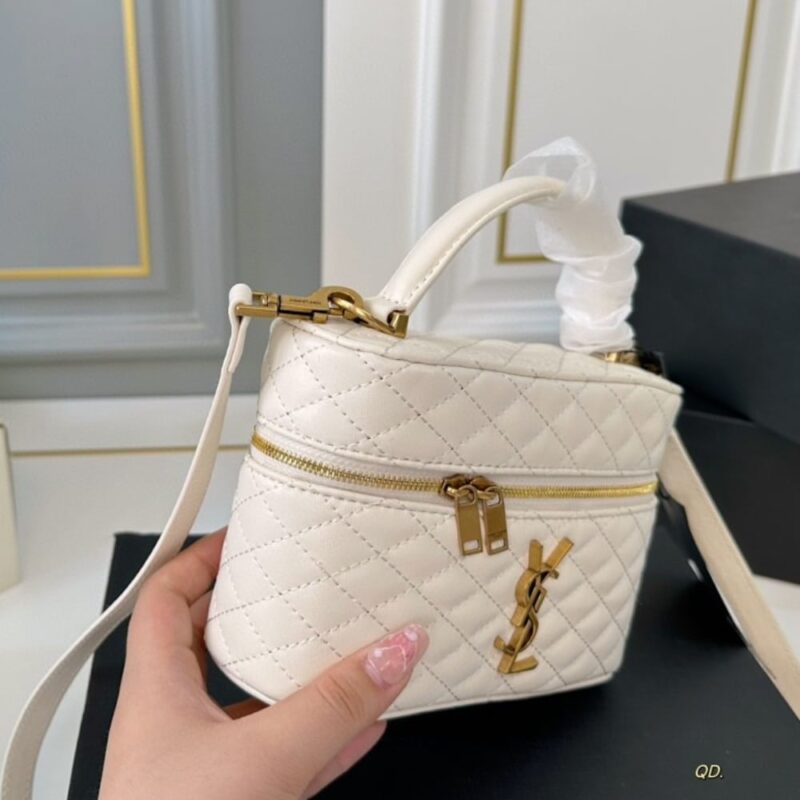 saint laurent gaby vanity bag in blanc vintage 18cm 7667311el079207 v64fv.jpg