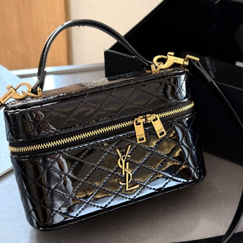 saint laurent gany vanity bag in patent leather black 19cm yi3vl.jpg