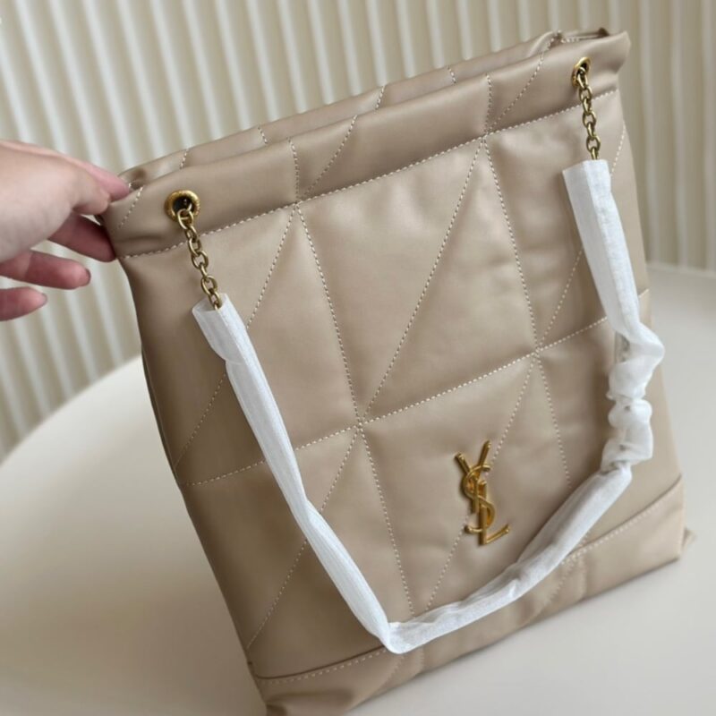 saint laurent jamie 4 3 pochon in light musk 31cm m1azh.jpg