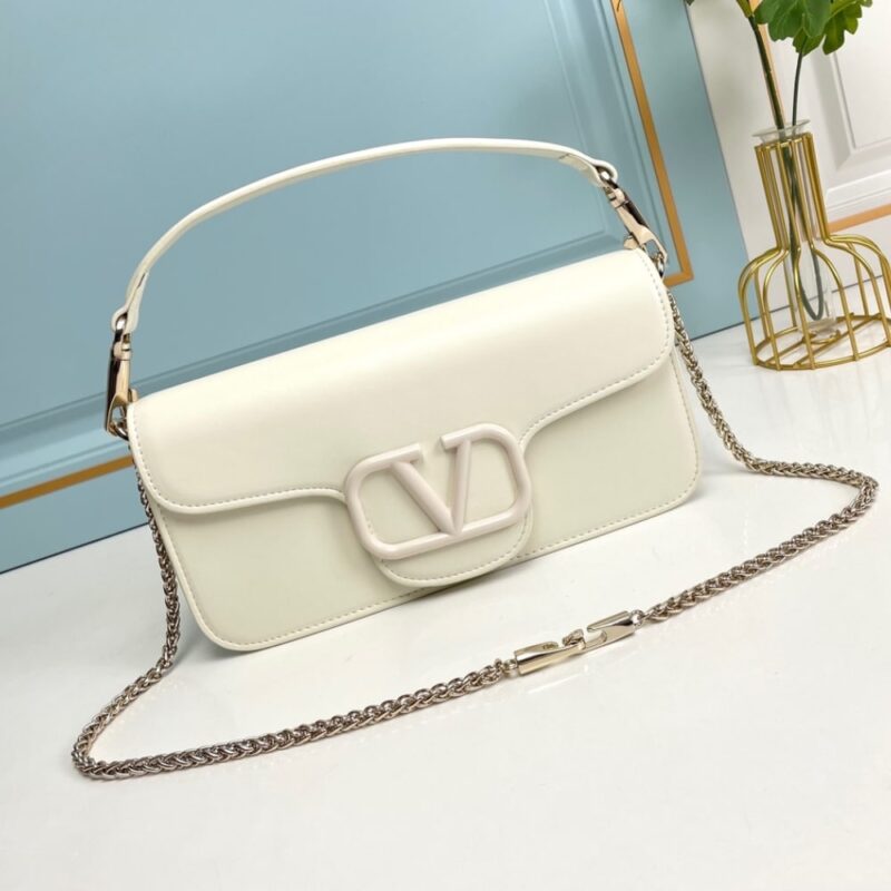 valentino garavani loc shoulder bag in ivory 27cm eqswf.jpg