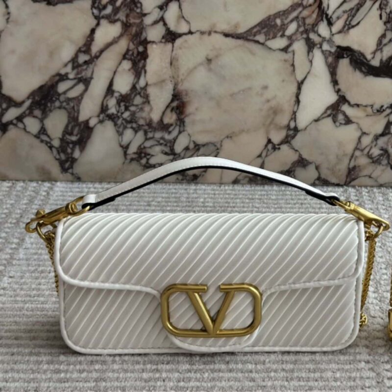 valentino garavani loc shoulder bag in pleated nappa white 26cm zv1c8.jpg