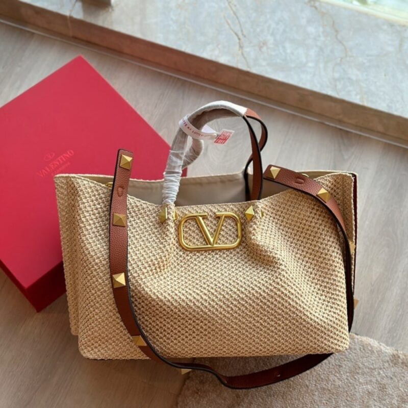 valentino garavani medium straw summer tote beige 35cm 7w2b0k39yce d84 fd4wl.jpg