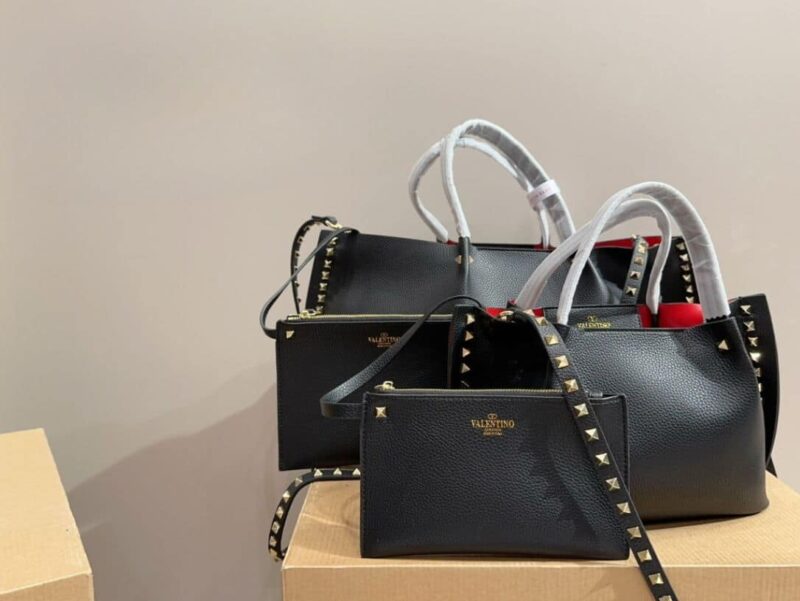valentino garavani rockstud leather tote black 36cm bkztw.jpg