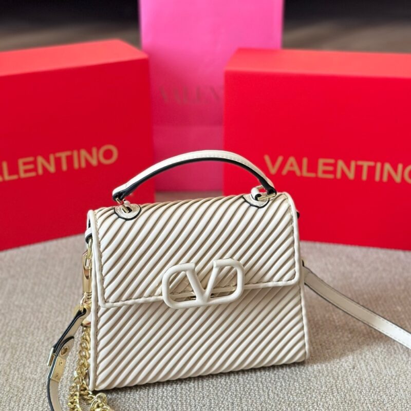 valentino garavani small vsling handbag white 20cm g83zt.jpg