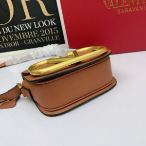 valentino garavani supervee v logo small bag brown 18cm 2yb5z.jpg
