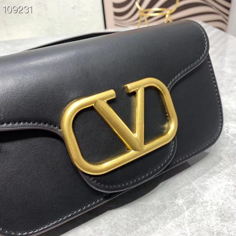 valentino loc small shoulder bag in black 7w2b0k53zxl 0no krwhw.jpeg